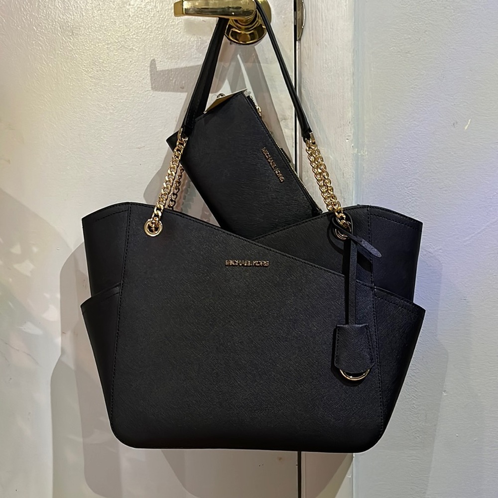 Michael Kors - Jet Set Large Saffiano Leather Shoulder Bag and Matching Wallet